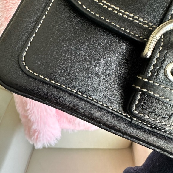 Authentic Coach Leather Wristlet - Picture 11 of 16